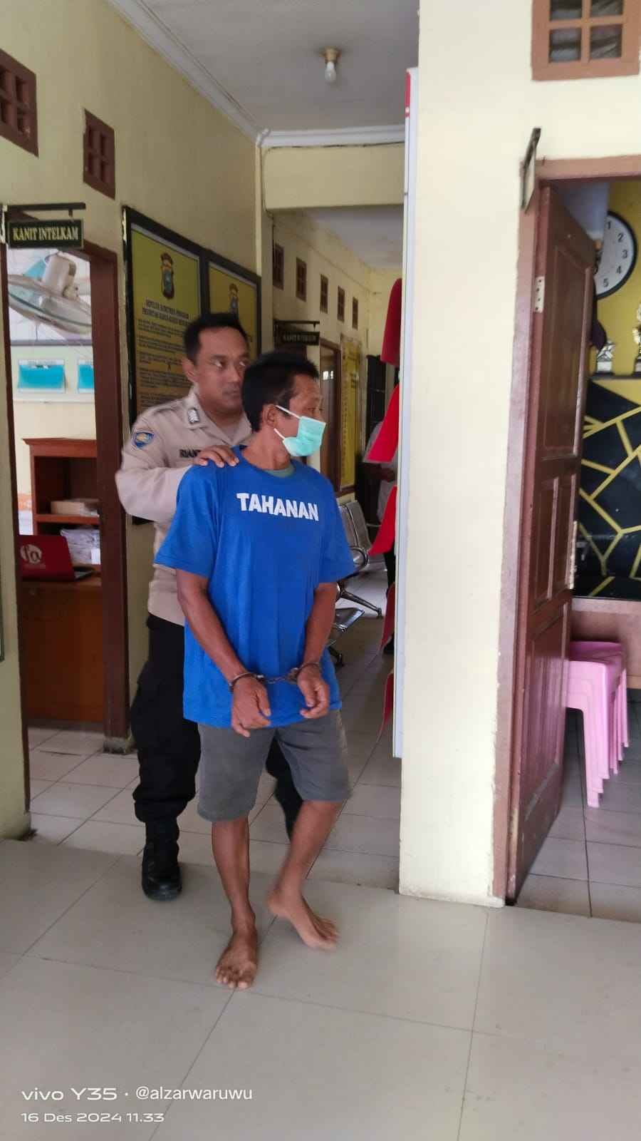 PRIA PARUH BAYA DI TANGKAP SAT RESKRIM POLSEK BUNGARAYA, DIDUGA CALBULI ANAK TIRINYA